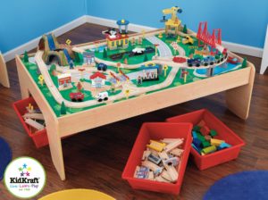 Kidkraft Spieltisch mit Eisenbahnset für Kleinkinder kompatibel zu Brio